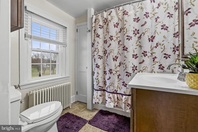 1776 W DOE RUN RD, Kennett Square, PA 19348