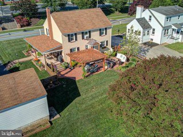 1776 W DOE RUN RD, Kennett Square, PA 19348