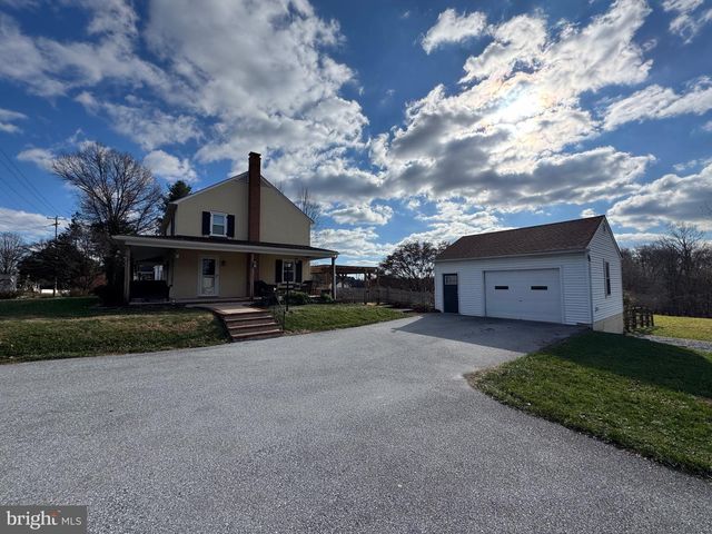 1776 W DOE RUN RD, Kennett Square, PA 19348