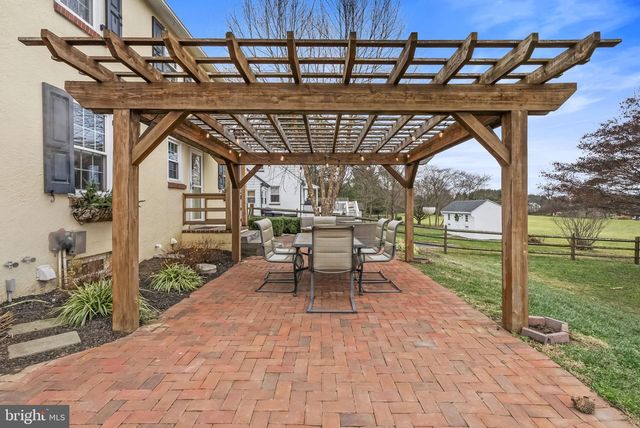 1776 W DOE RUN RD, Kennett Square, PA 19348