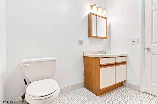 100 W Grand St, Elizabeth City, NJ 07202