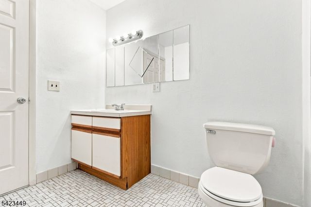 100 W Grand St, Elizabeth City, NJ 07202