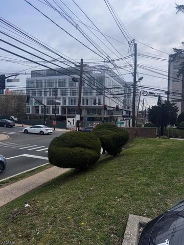 100 W Grand St, Elizabeth City, NJ 07202