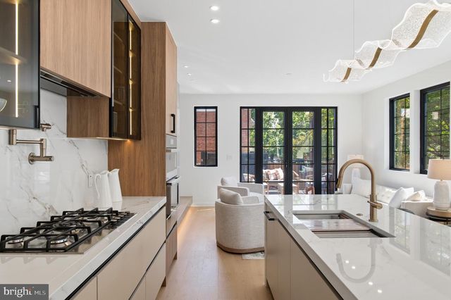 3554 T ST NW, Washington, DC 20007