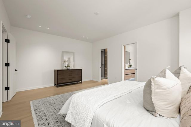 3554 T ST NW, Washington, DC 20007