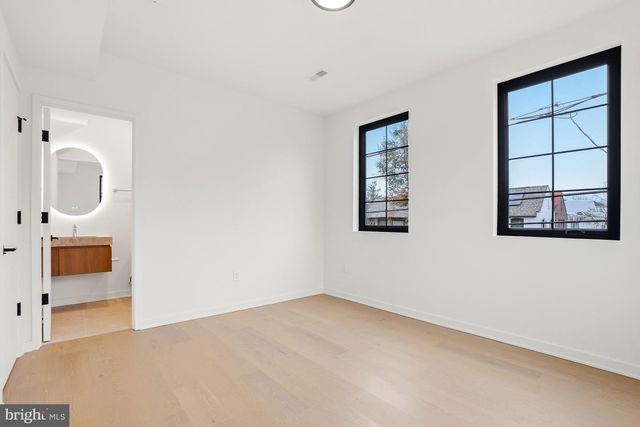 3554 T ST NW, Washington, DC 20007