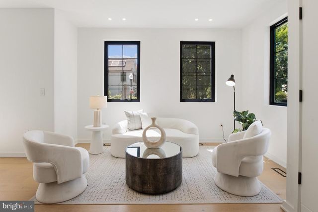 3554 T ST NW, Washington, DC 20007