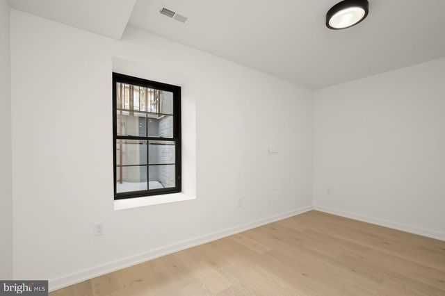 3554 T ST NW, Washington, DC 20007