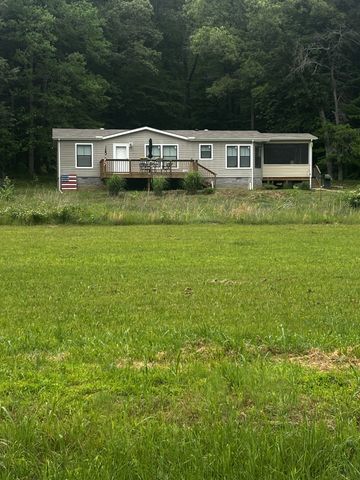 3688 Moore Hollow Rd, Woodlawn, TN 37191