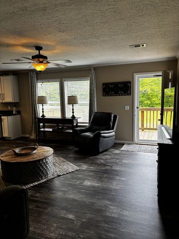 3688 Moore Hollow Rd, Woodlawn, TN 37191
