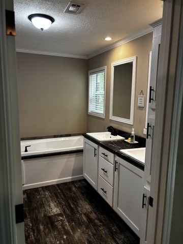 3688 Moore Hollow Rd, Woodlawn, TN 37191