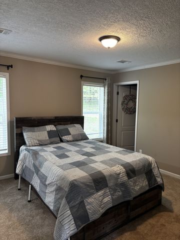 3688 Moore Hollow Rd, Woodlawn, TN 37191