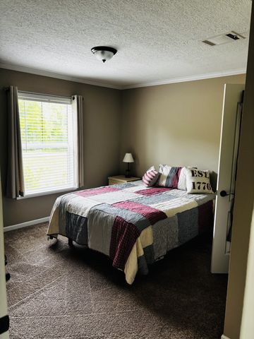 3688 Moore Hollow Rd, Woodlawn, TN 37191