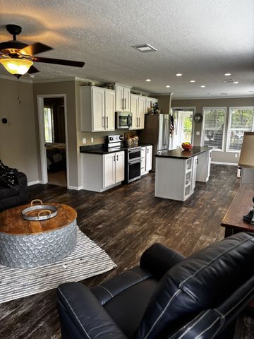 3688 Moore Hollow Rd, Woodlawn, TN 37191