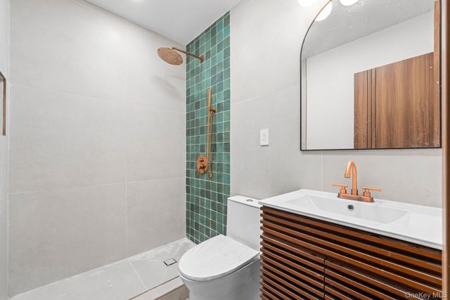 775 E 216th Street, Bronx, NY 10467
