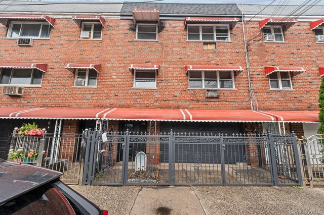 775 E 216th Street, Bronx, NY 10467
