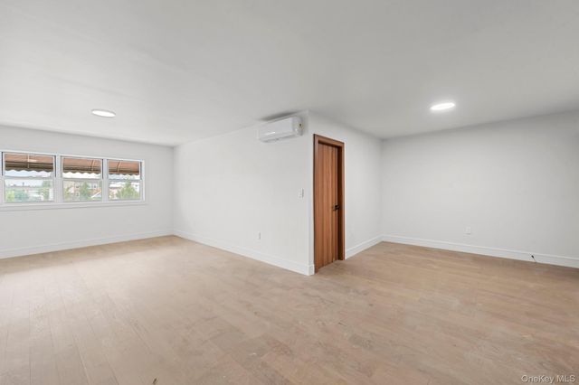 775 E 216th Street, Bronx, NY 10467