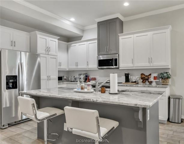 3633 Kenyon Drive, College Station, TX 77845