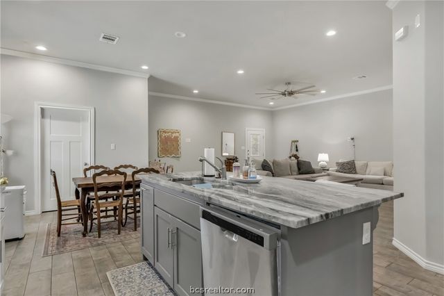 3633 Kenyon Drive, College Station, TX 77845