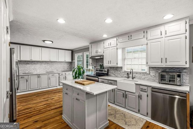 1975 Hunt Crossing Court, Lawrenceville, GA 30043