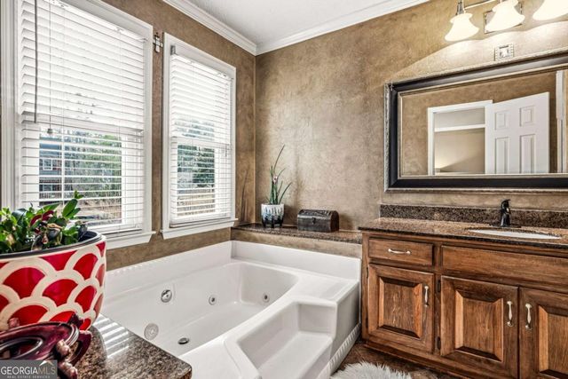 1975 Hunt Crossing Court, Lawrenceville, GA 30043