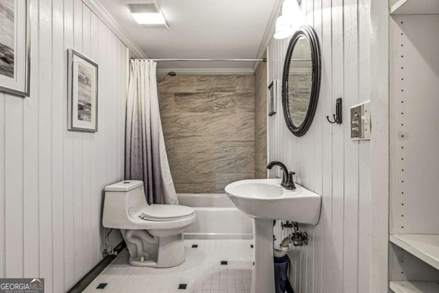 1975 Hunt Crossing Court, Lawrenceville, GA 30043