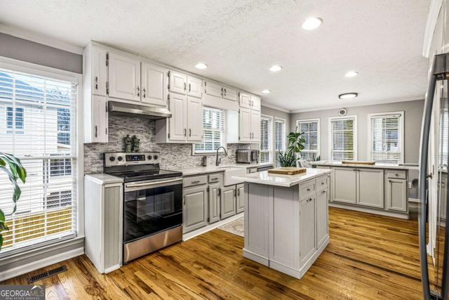 1975 Hunt Crossing Court, Lawrenceville, GA 30043