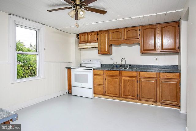 886 PLEASANT HILL RD, Fleetwood, PA 19522