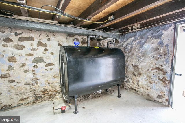 886 PLEASANT HILL RD, Fleetwood, PA 19522