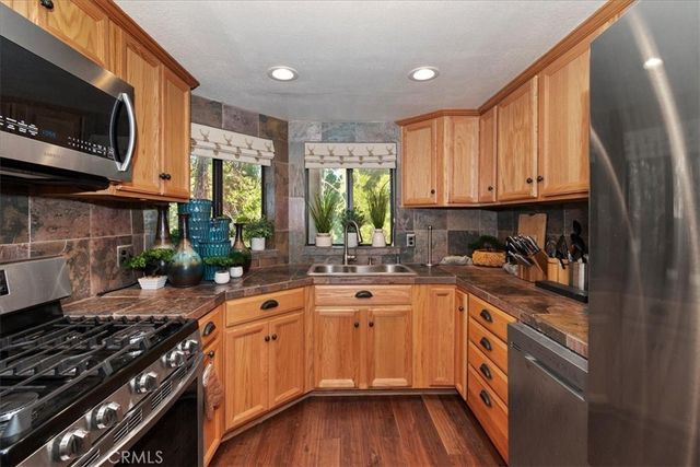 27456 White Fir Drive, Lake Arrowhead, CA 92352