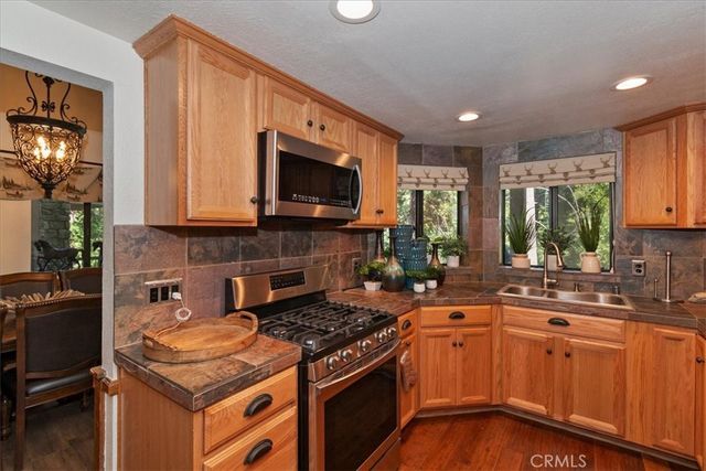 27456 White Fir Drive, Lake Arrowhead, CA 92352