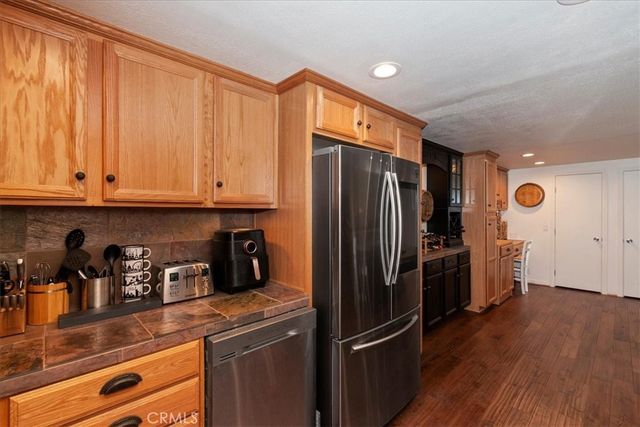 27456 White Fir Drive, Lake Arrowhead, CA 92352