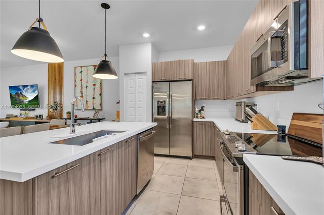 4838 NW 83rd Pkwy, Doral, FL 33166