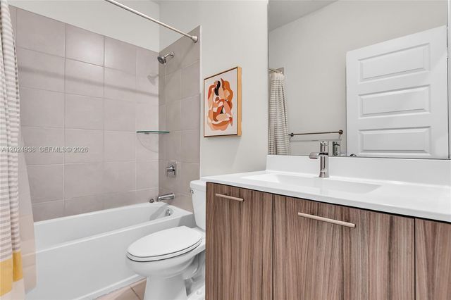4838 NW 83rd Pkwy, Doral, FL 33166