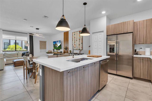 4838 NW 83rd Pkwy, Doral, FL 33166