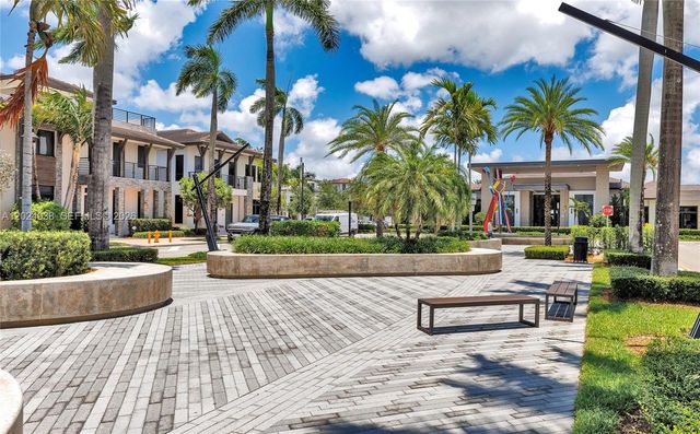 4838 NW 83rd Pkwy, Doral, FL 33166