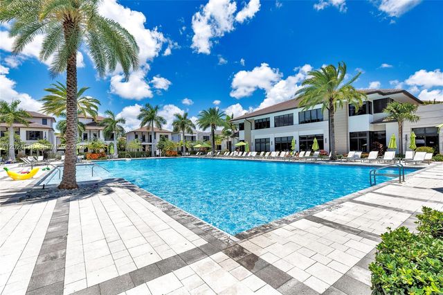 4838 NW 83rd Pkwy, Doral, FL 33166