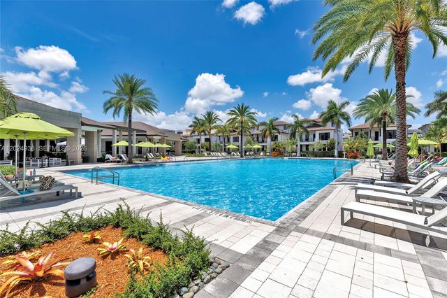 4838 NW 83rd Pkwy, Doral, FL 33166