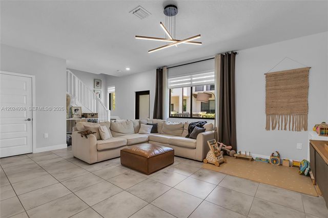 4838 NW 83rd Pkwy, Doral, FL 33166