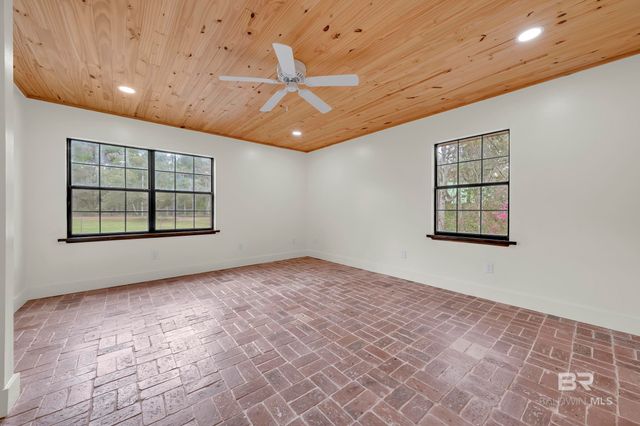 7808 N Wenzel Road, Foley, AL 36535