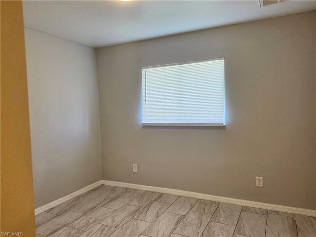 4527 19th ST SW, Lehigh Acres, FL 33973