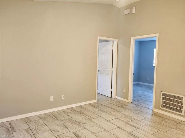 4527 19th ST SW, Lehigh Acres, FL 33973