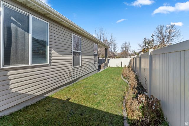 1016 N SKIPTON DR, North Salt Lake, UT 84054