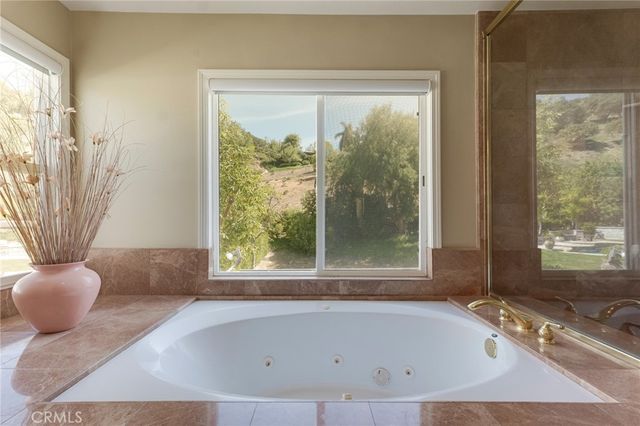 3452 Daniella Court, Calabasas, CA 91302