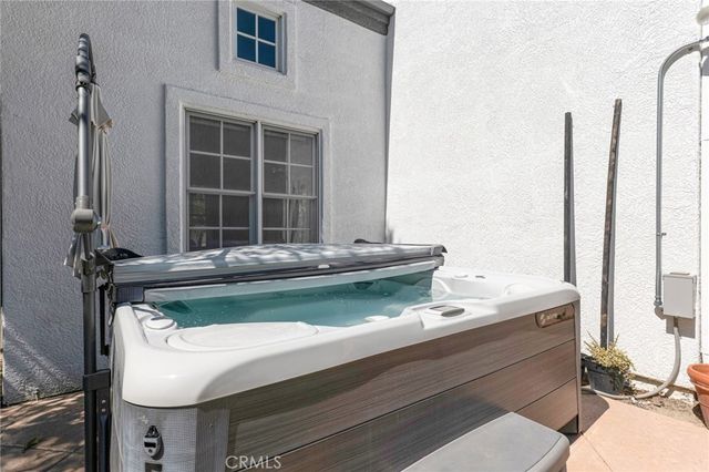 3452 Daniella Court, Calabasas, CA 91302