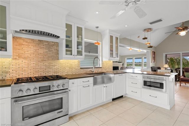 1406 Sanderling CIR, Sanibel, FL 33957
