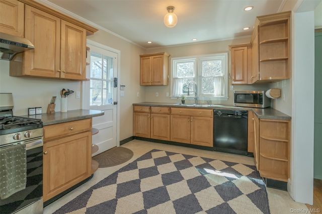 18 Scanlon Avenue, Florida, NY 10921