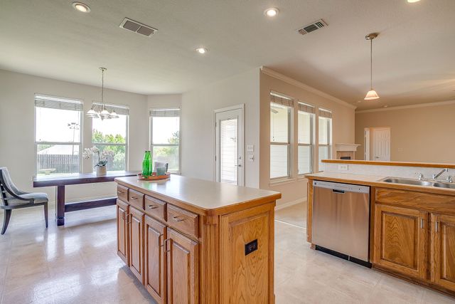1173 Albatross Court, Benbrook, TX 76126