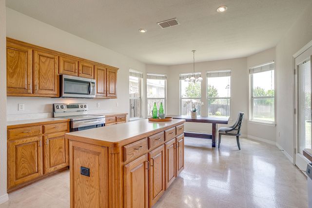 1173 Albatross Court, Benbrook, TX 76126