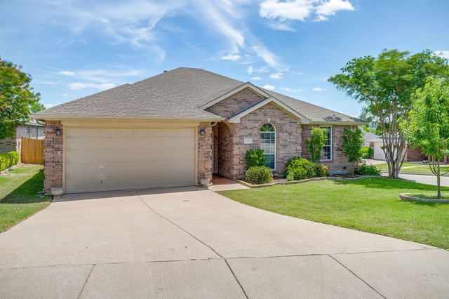 1173 Albatross Court, Benbrook, TX 76126